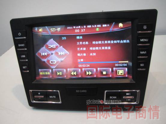 《國際電子商情》艾科創(chuàng)新展示的前裝車機(jī)采用電阻觸屏。